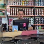 Como a conveniência impulsiona a mudança discreta no setor de tintas e materiais para construção